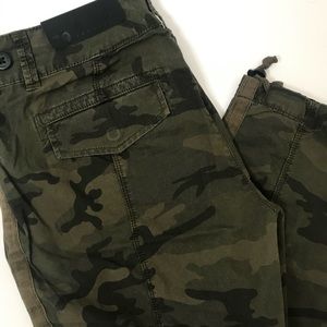 Sanctuary Camo Cargo Pants size 29